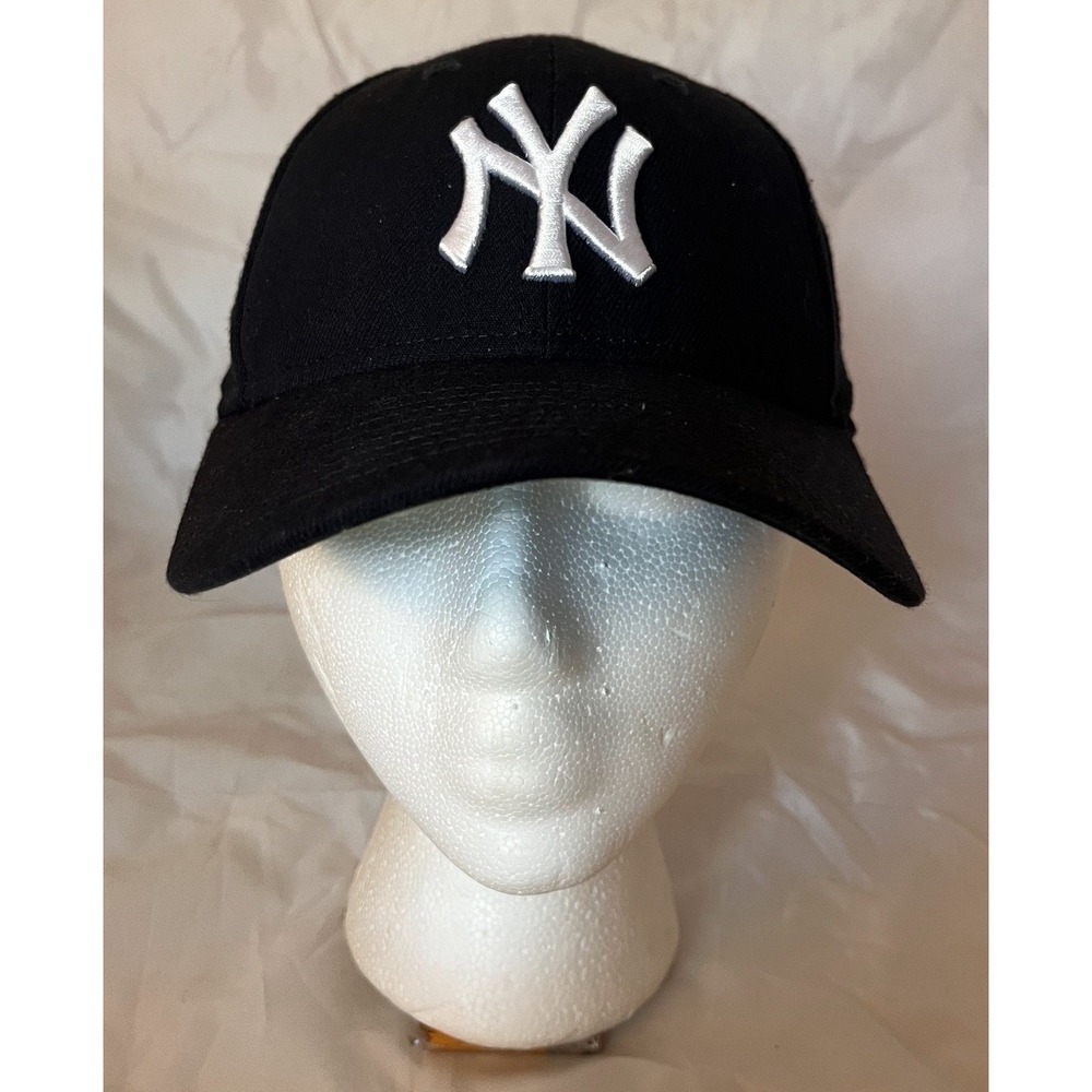 New Era 9FORTY New York Yankees Adjustable Hat Navy Blue White MLB Cap